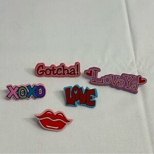 Set of 5 Wooden Love-Themed Brooch Pins – Valentine, Retro Style